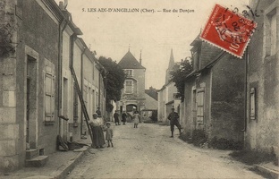 Aix d'Angillon - Rue du Donjon