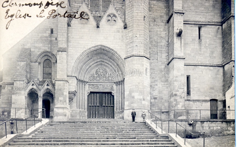 clermont - eglise portail.jpg