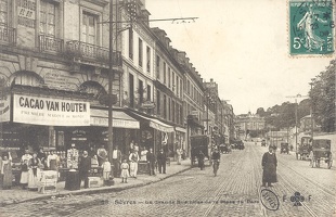  Sèvres, La Grande Rue prise de la Place du Parc