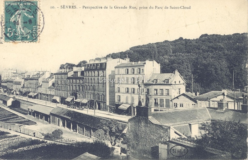 18 Fi3 142 -  Sèvres, Perspective de la Grande Rue prise du Parc de Saint Cloud.jpg