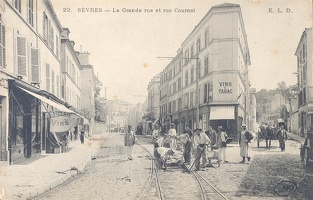 Sèvres, La Grande rue et rue Cournol