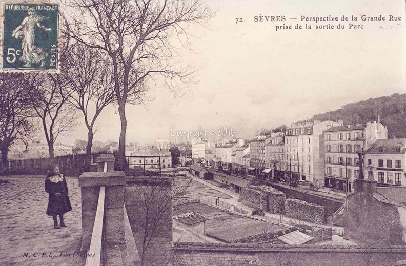 18 Fi4 148 - Sèvres, Perspective de la Grande Rue prise de la sortie du Parc.jpg