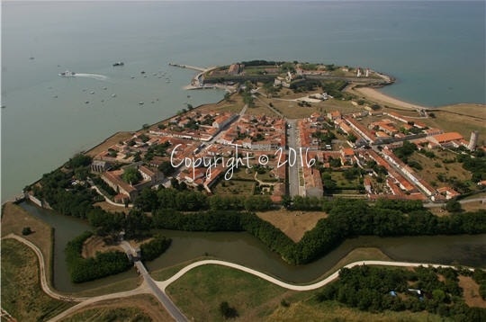 la-pointe-sainte-catherine-sur-l-ile-d-aix.jpg