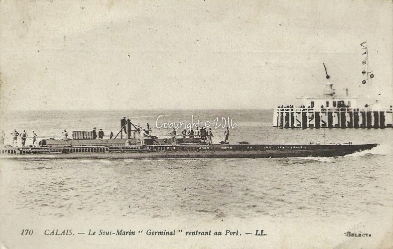 calais-14-18-sous-marin-germinal-rentrant-au-port.jpg