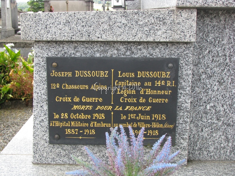 Dussoubz au cimetière de Saint-Junien.jpg