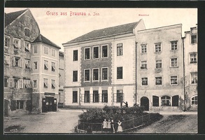 AK-Braunau-a-Inn-Kinder-vor-der-Kaserne