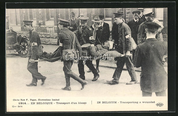 AK-Belgien-Soldaten-transportieren-einen-Verwundeten-Rotes-Kreuz.jpg