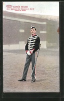 AK-Belgischer-Soldat-mit-Schwert-in-Uniform-Armee-Belge-2eme-Regiment-des-Chasseurs-a-cheval-Tenue-de-sortie