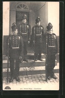 AK-Belgische-Soldaten-in-Uniform