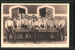 AK-Bourg-Leopold-les-Zwanzes-au-Camp-belgische-Soldaten-mit-hoch-gekrempelten-aermeln