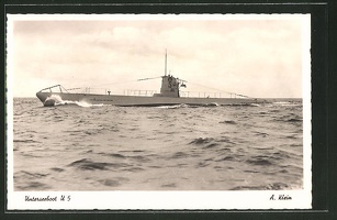 AK-U-Boot-U5-in-voller-Fahrt-auf-hoher-See
