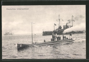 AK-U-Boot-U-6-passiert-ein-Kriegsschiff