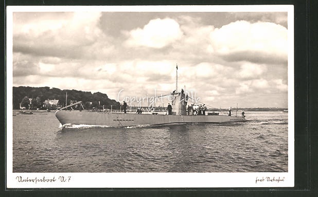 AK-U-Boot-U7-bei-der-Heimkehr.jpg