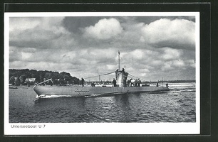 AK-U-Boot-U7-faehrt-in-den-Heimathafen-ein