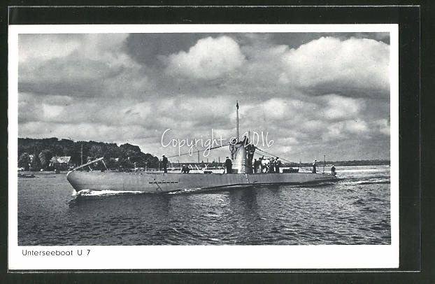 AK-U-Boot-U7-faehrt-in-den-Heimathafen-ein.jpg