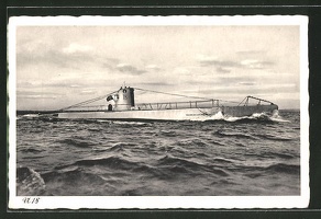 AK-U-Boot-U18-der-Reichsmarine-in-voller-Fahrt