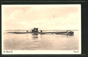 AK-U-Boot-U26-in-Fahrt-bei-spiegelglatter-See