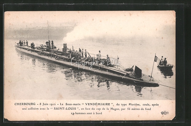 AK-Cherbourg-Le-Sous-Marin-Vendemaire-Franzoesisches-U-Boot-im-Hafen.jpg