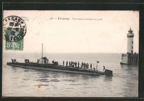 AK-Fecamp-Sous-marin-sortant-du-port-U-Boot-verlaesst-den-Hafen