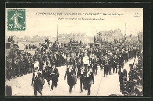 AK-Funerailles-des-Victimes-du-Plouviose-du-26-Mai-1910-Defile-des-delegues-des-puissances-etrangeres-U-Boot