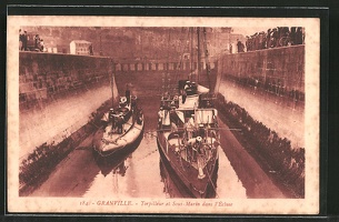 AK-Granville-Torpilleur-et-Sous-Marin-dans-l-ecluse-U-Boot-und-Torpedoboot-in-Schleuse
